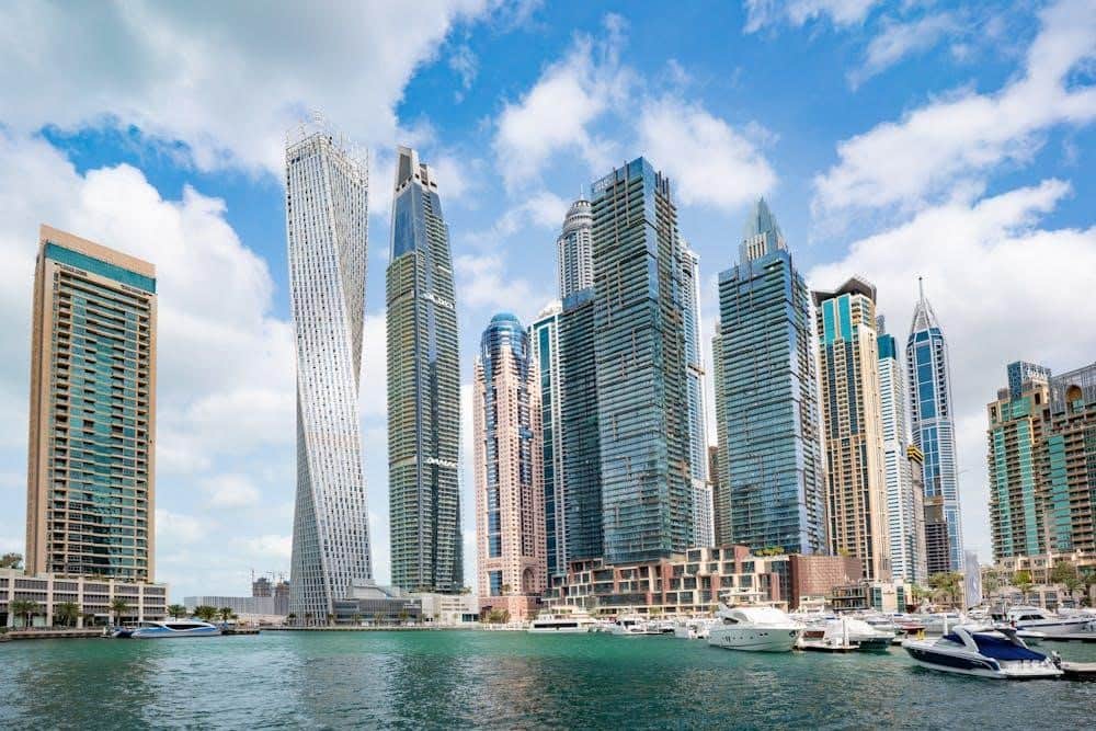 What are the benefits of omnichannel retail strategies for property owners in the UAE?