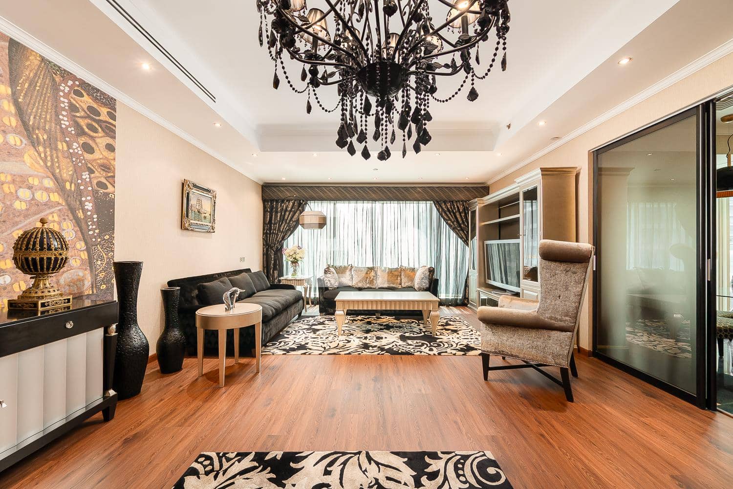 3 Bedroom Apartment in Emirates Crown - photo 2