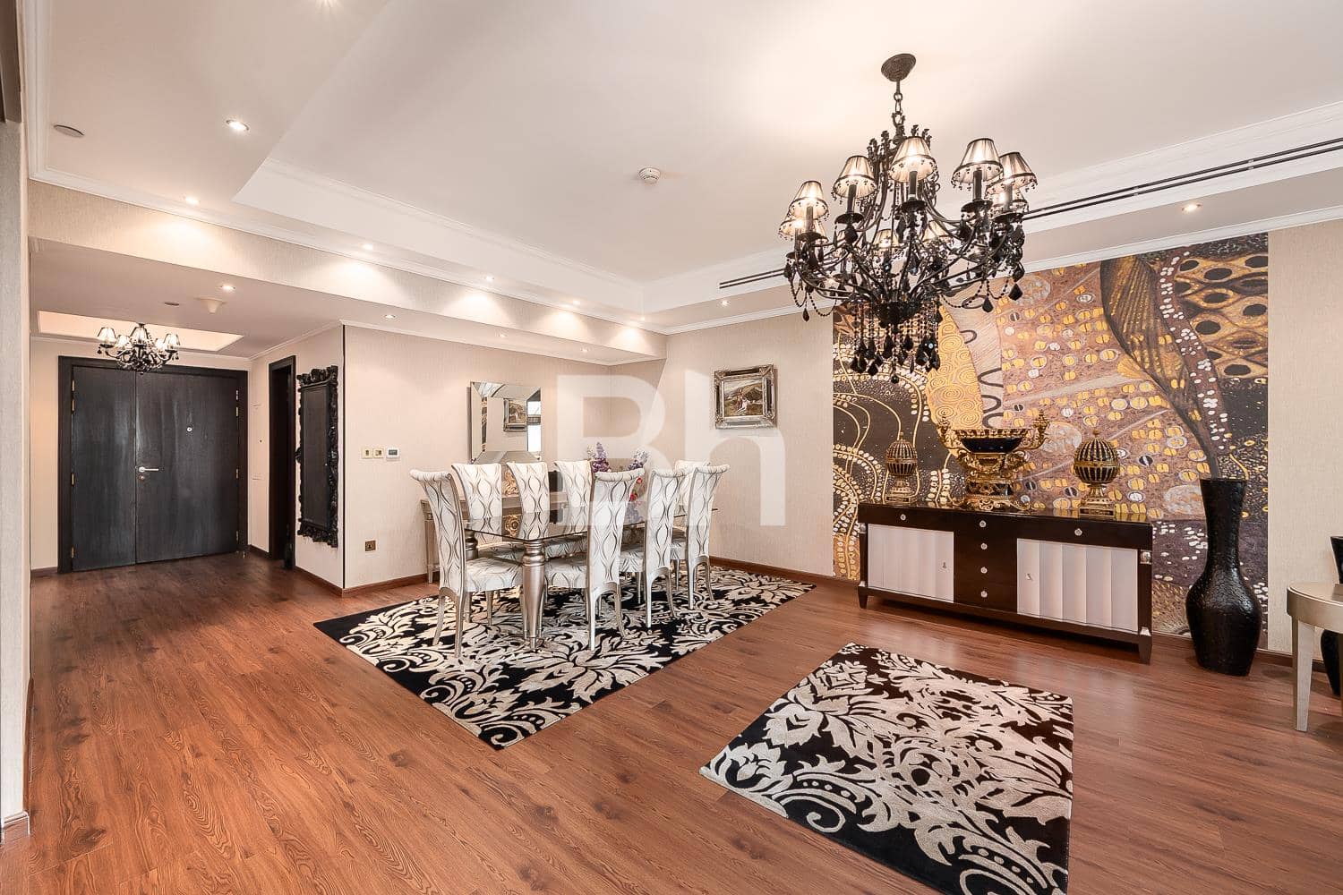 3 Bedroom Apartment in Emirates Crown - photo 1