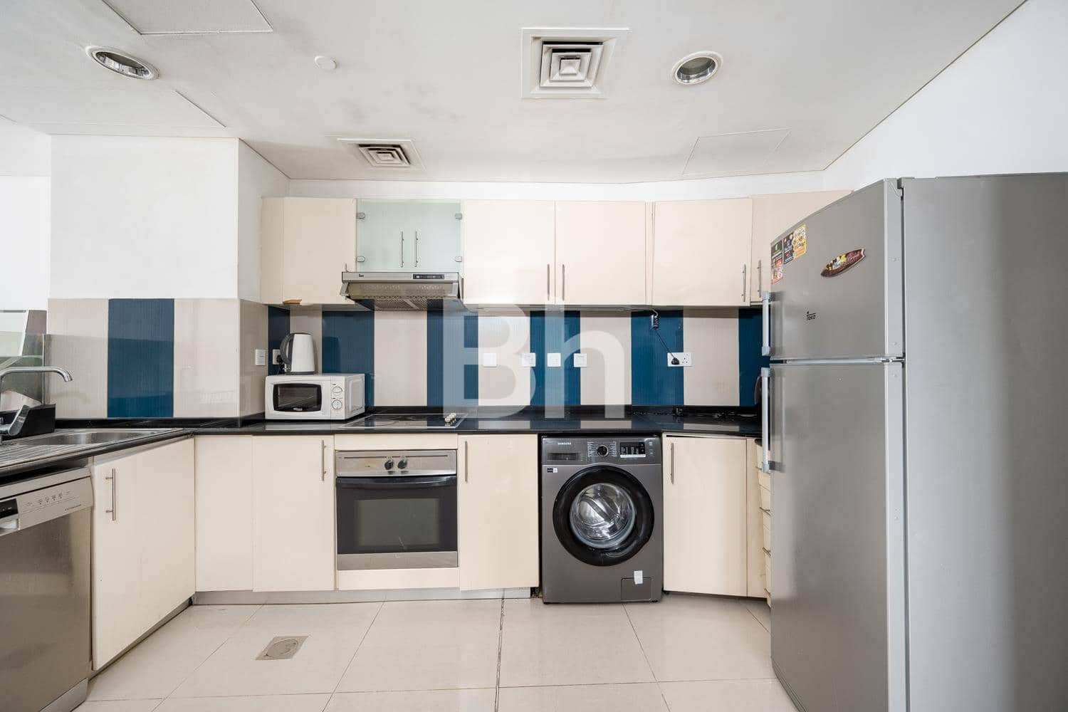 3 Bedroom Apartment in Ocean Heights - photo 1