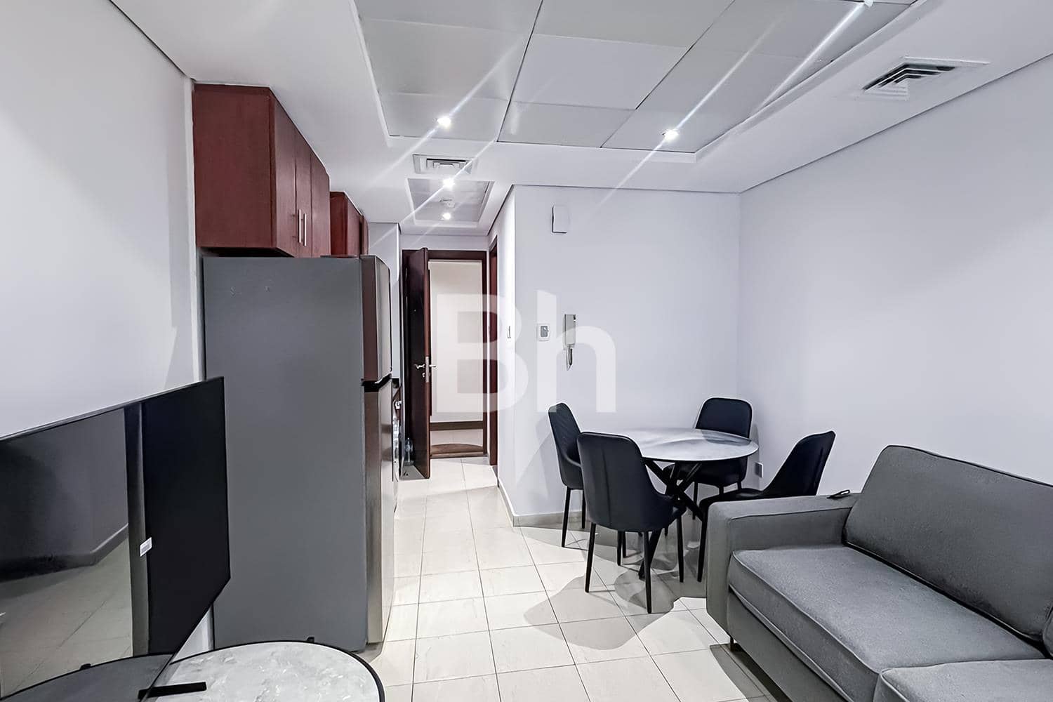 Studio Apartment in Lake View Tower - photo 1