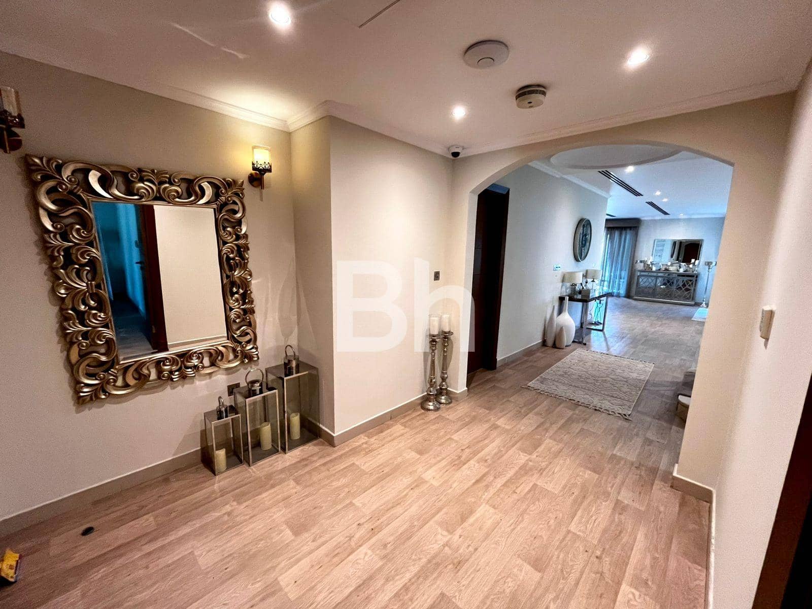 4 Bedroom Villa in District 1 Regional - photo 1