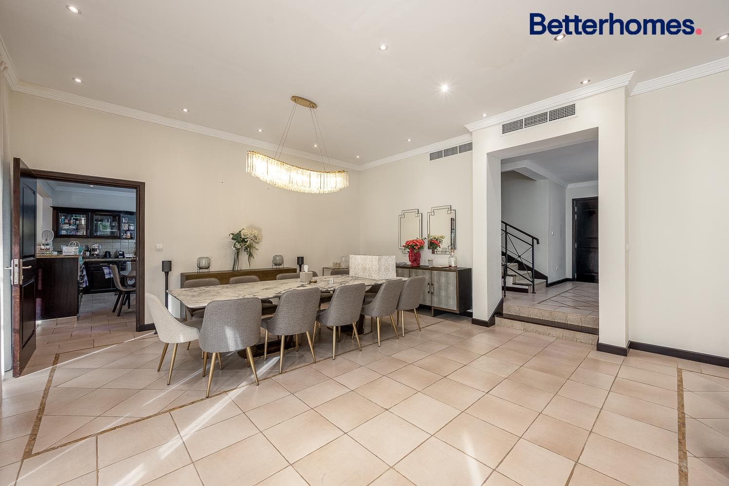 4 Bedroom Villa in The Centro - photo 2