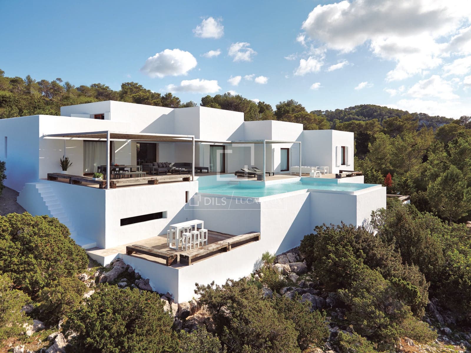 8 Bedroom House / Villa in Carrer na Xamena - photo 1