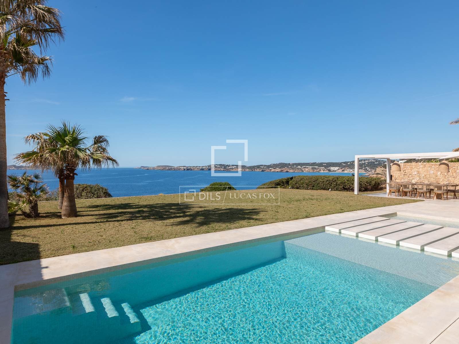 4 Bedroom House / Villa in Urbanizacion Calo D'en Real - photo 2