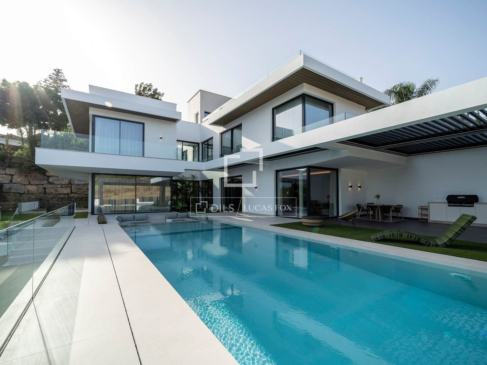 6 Bedroom House / Villa in Carretera de Benahavis