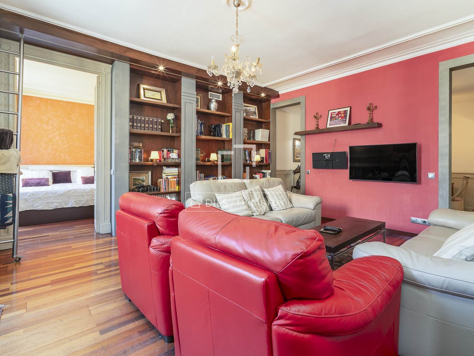 3 Bedroom Apartment in Casp - photo 2