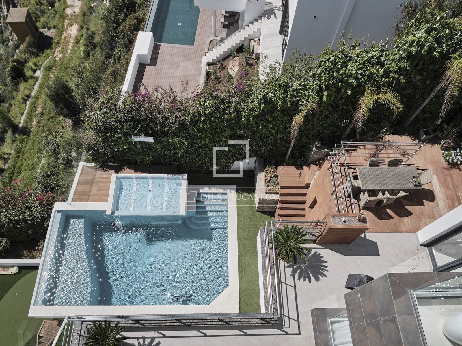 5 Bedroom House / Villa in Del Risco - photo 2
