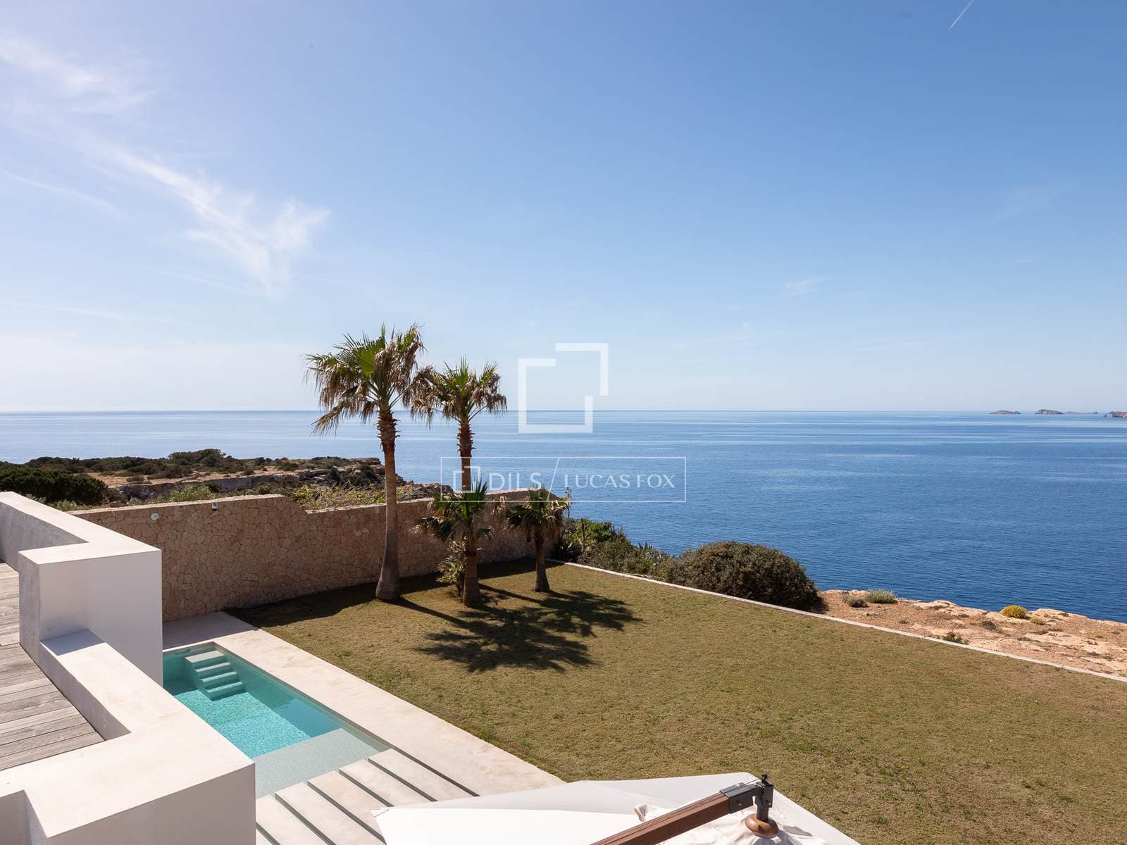 4 Bedroom House / Villa in Urbanizacion Calo D'en Real