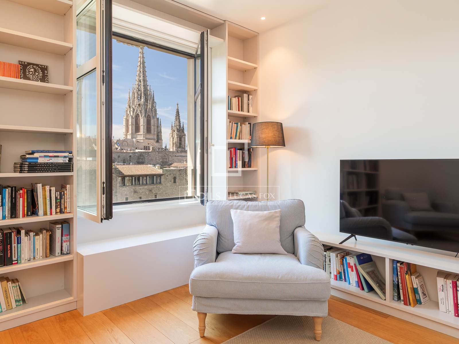 2 Bedroom Apartment in Via Laietana