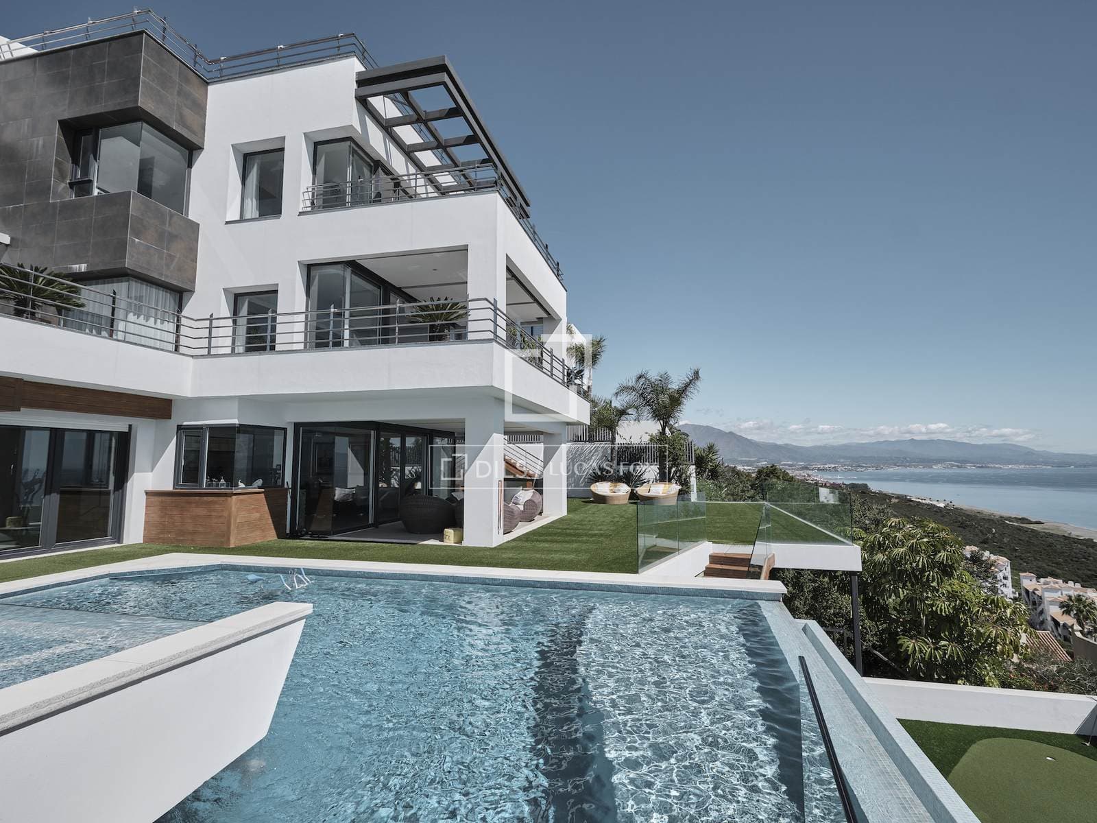 5 Bedroom House / Villa in Del Risco