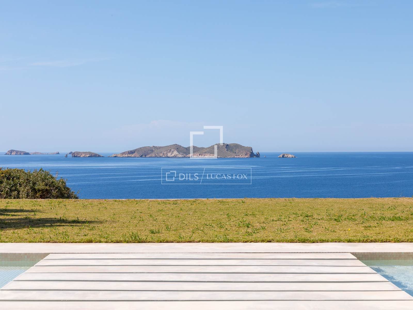 4 Bedroom House / Villa in Urbanizacion Calo D'en Real - photo 1