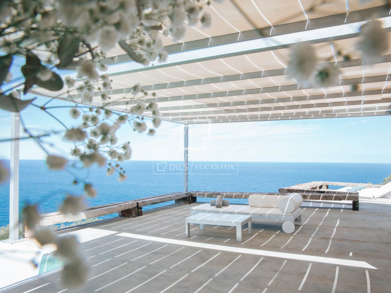 8 Bedroom House / Villa in Carrer na Xamena - photo 2