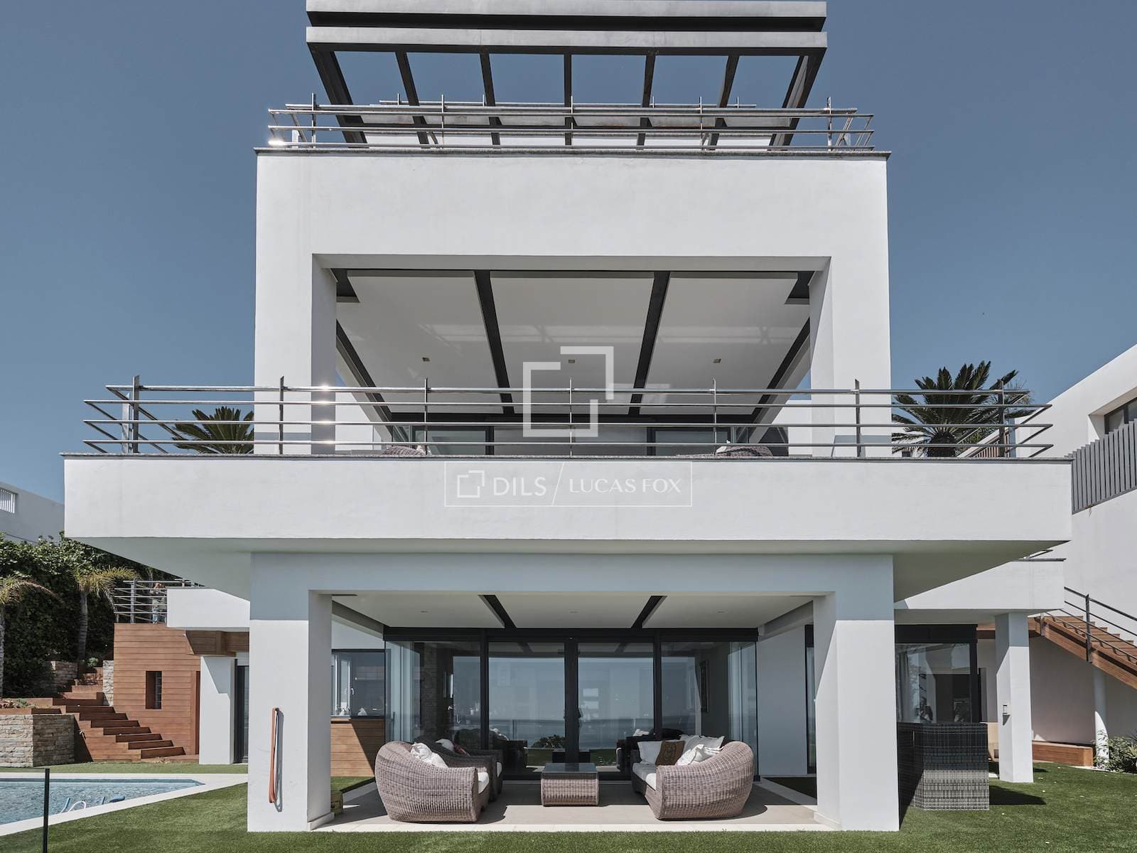 5 Bedroom House / Villa in Del Risco - photo 1