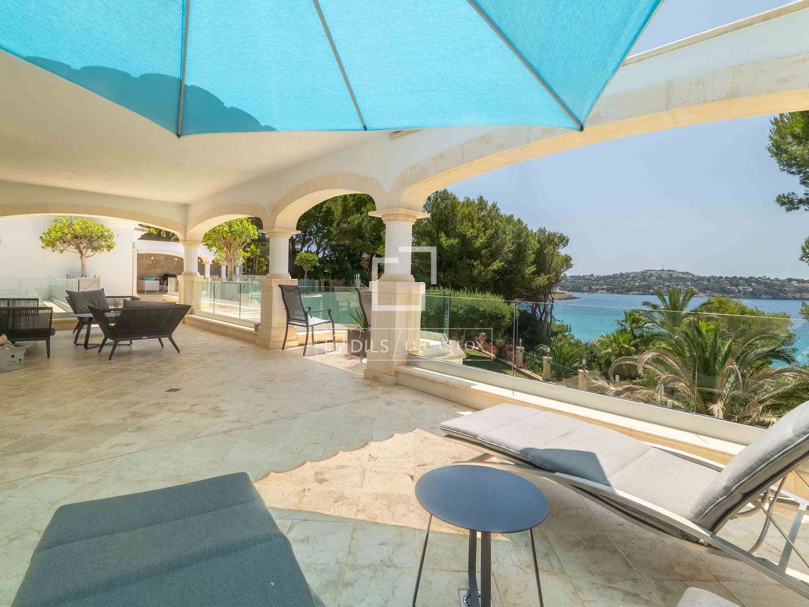 7 Bedroom House / Villa in Bella Vista - photo 2