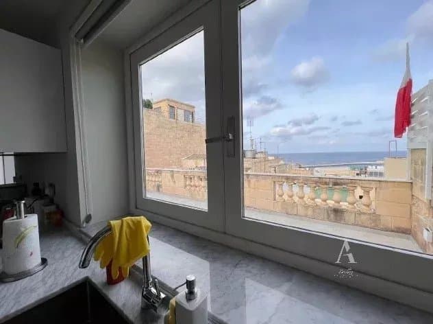 3 Bedroom Apartment in Valletta - photo 2