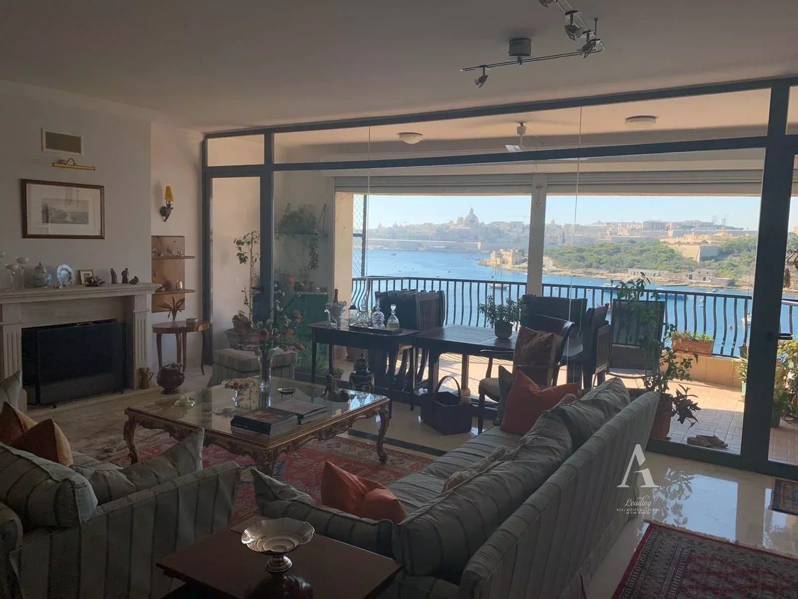 3 Bedroom Apartment in Sliema - photo 1