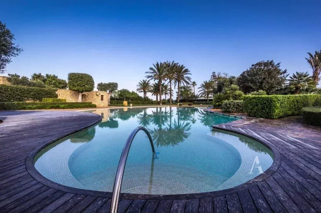 5 Bedroom Villa in Naxxar - photo 2
