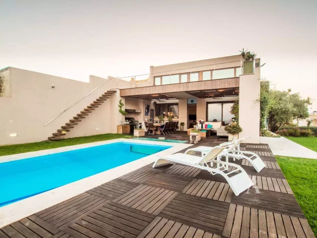 6 Bedroom Villa in Qala