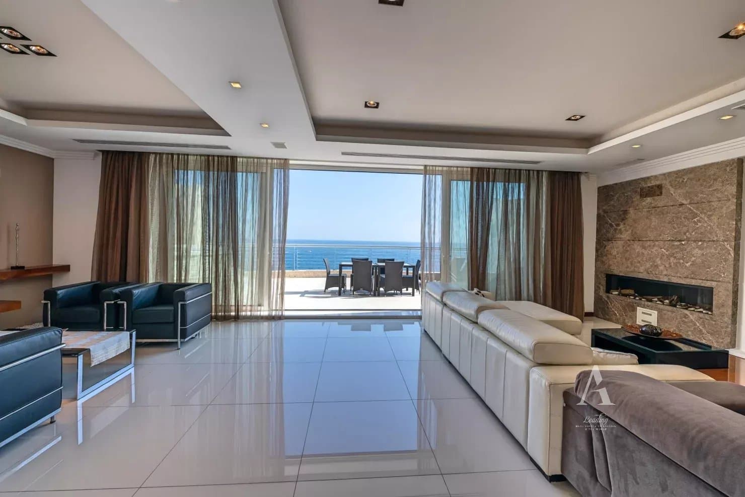 4 Bedroom Apartment in Sliema - photo 2