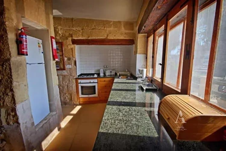 4 Bedroom House in Ghasri - photo 2