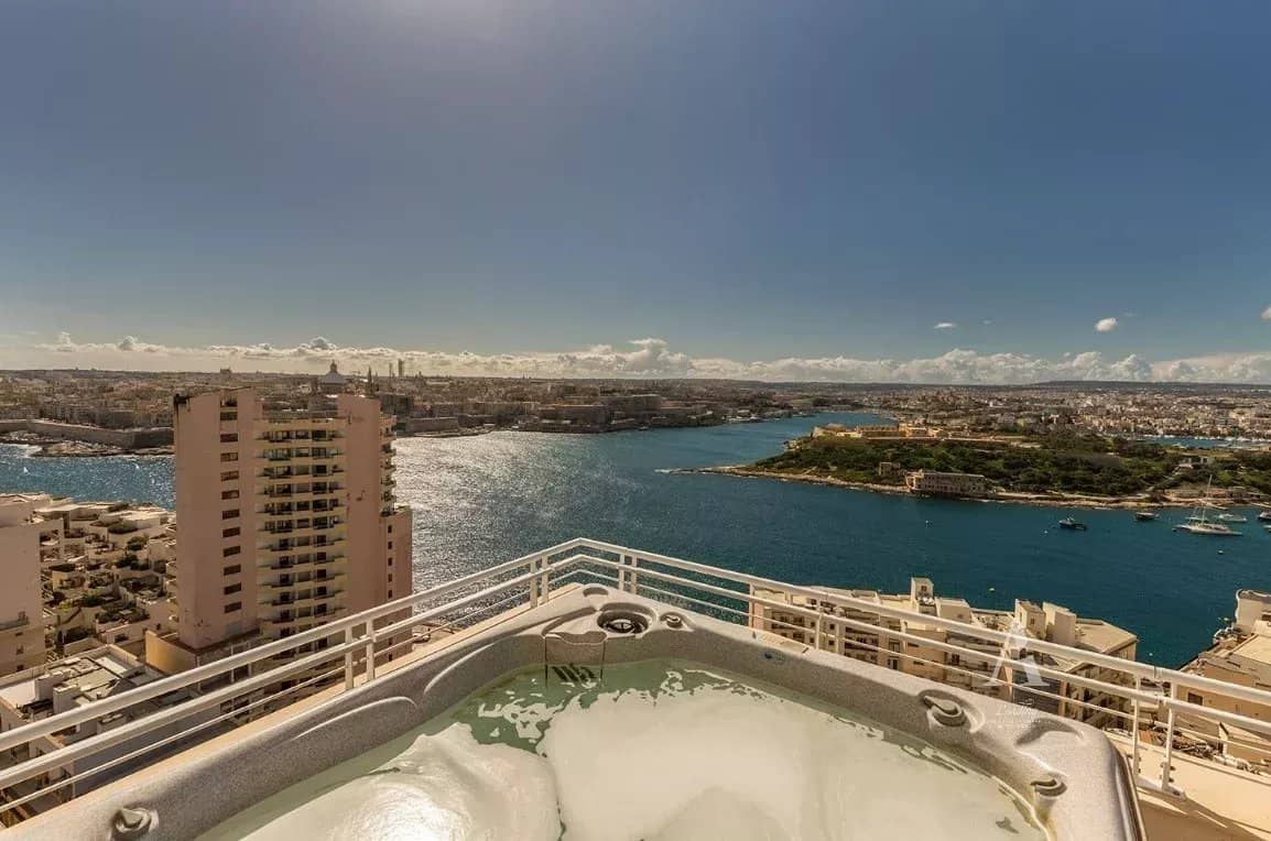 2 Bedroom Apartment in Sliema - photo 1