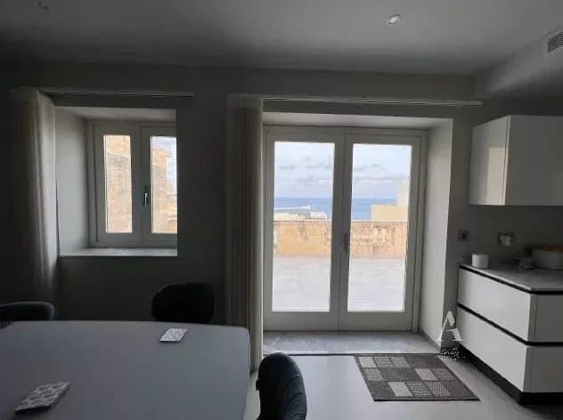 3 Bedroom Apartment in Valletta - photo 1