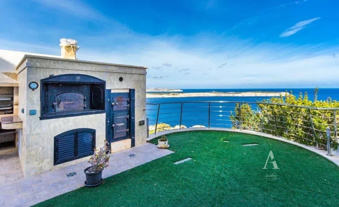 7 Bedroom Villa in Mellieha - photo 1