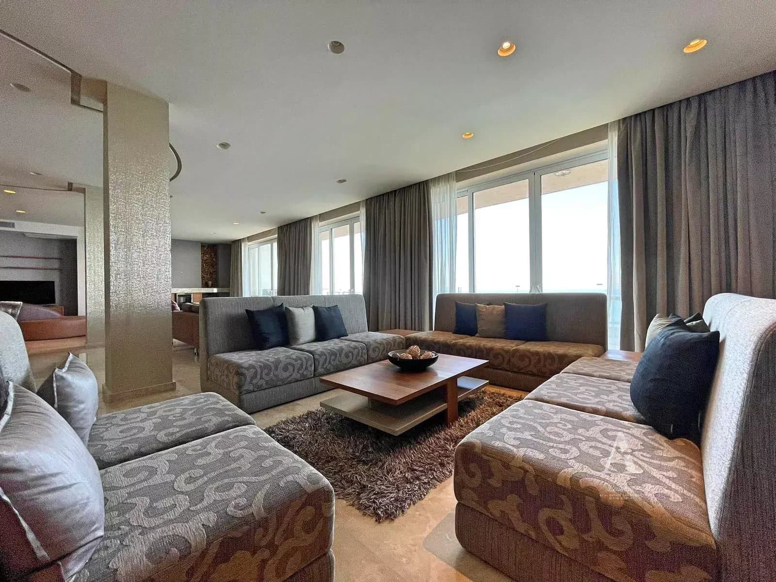 5 Bedroom Apartment in Sliema - photo 2