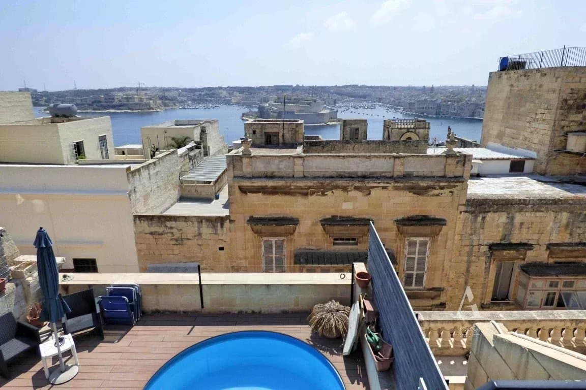 6 Bedroom House in Valletta - photo 1