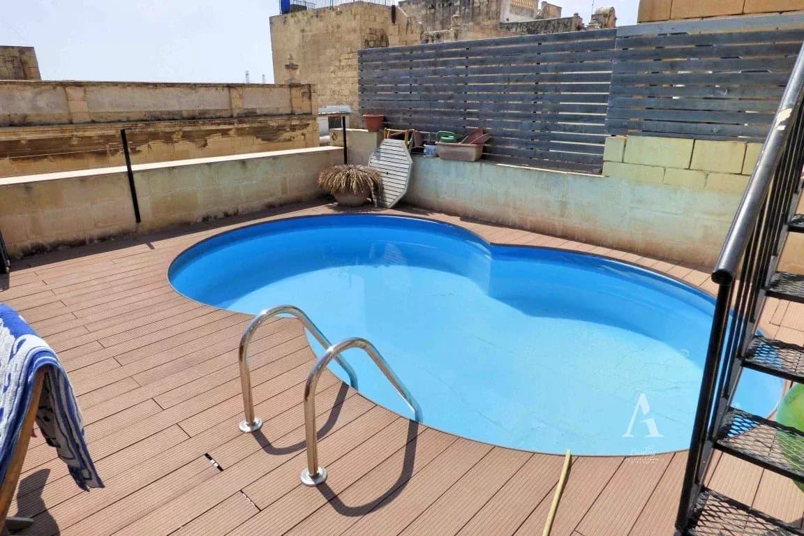 6 Bedroom House in Valletta - photo 2