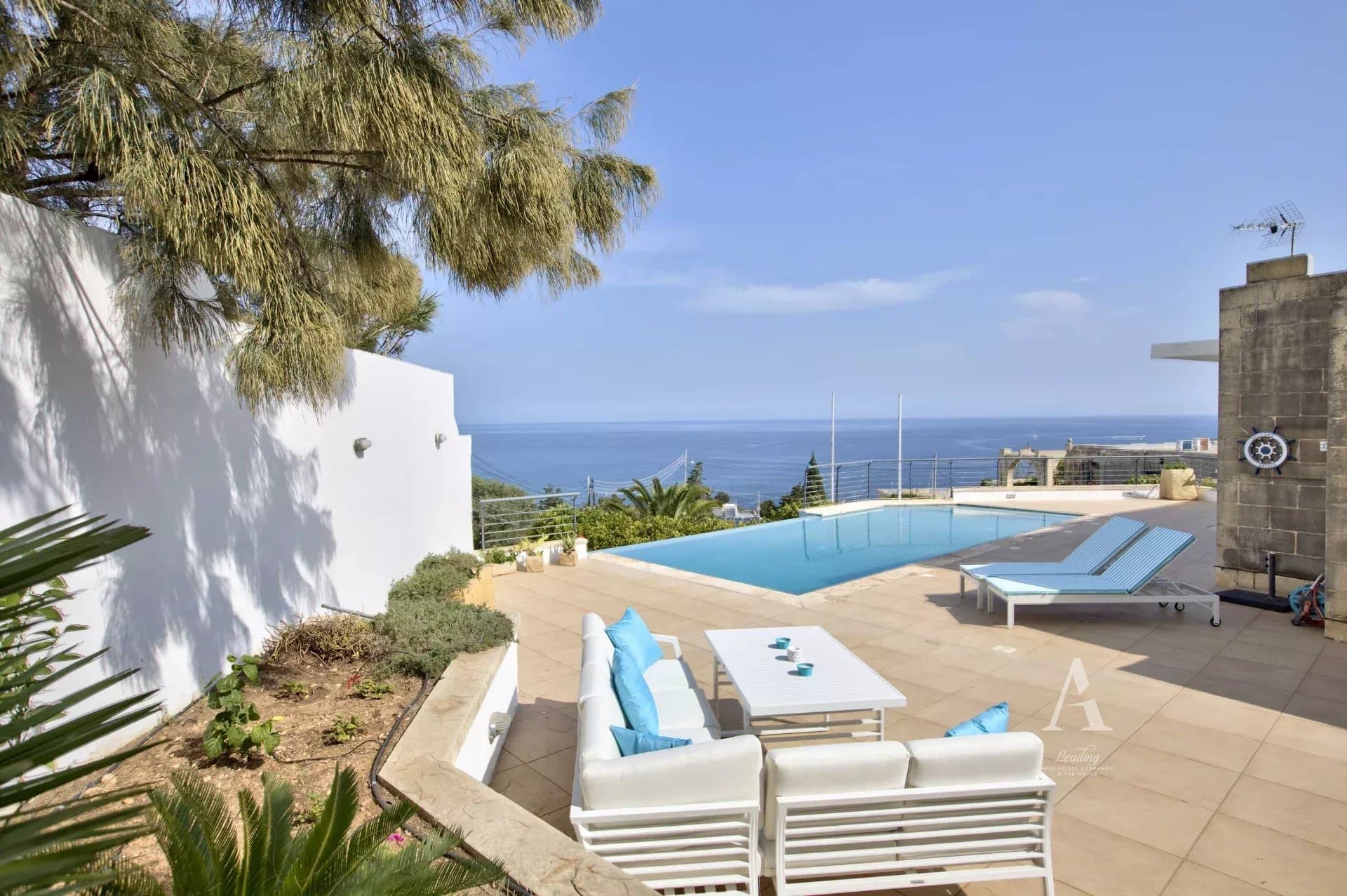 6 Bedroom Villa in Naxxar - photo 1