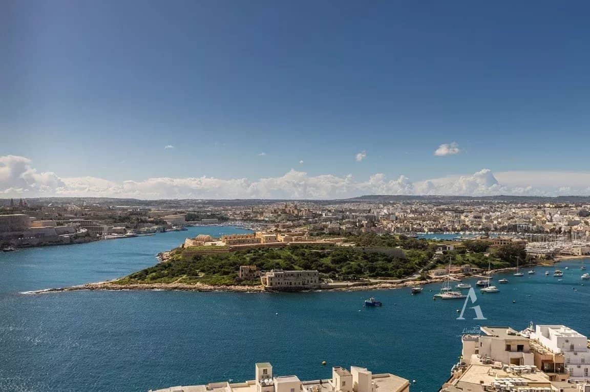 2 Bedroom Apartment in Sliema - photo 2