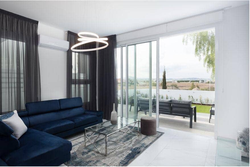 4 Bedroom House in 28th October str - photo 1