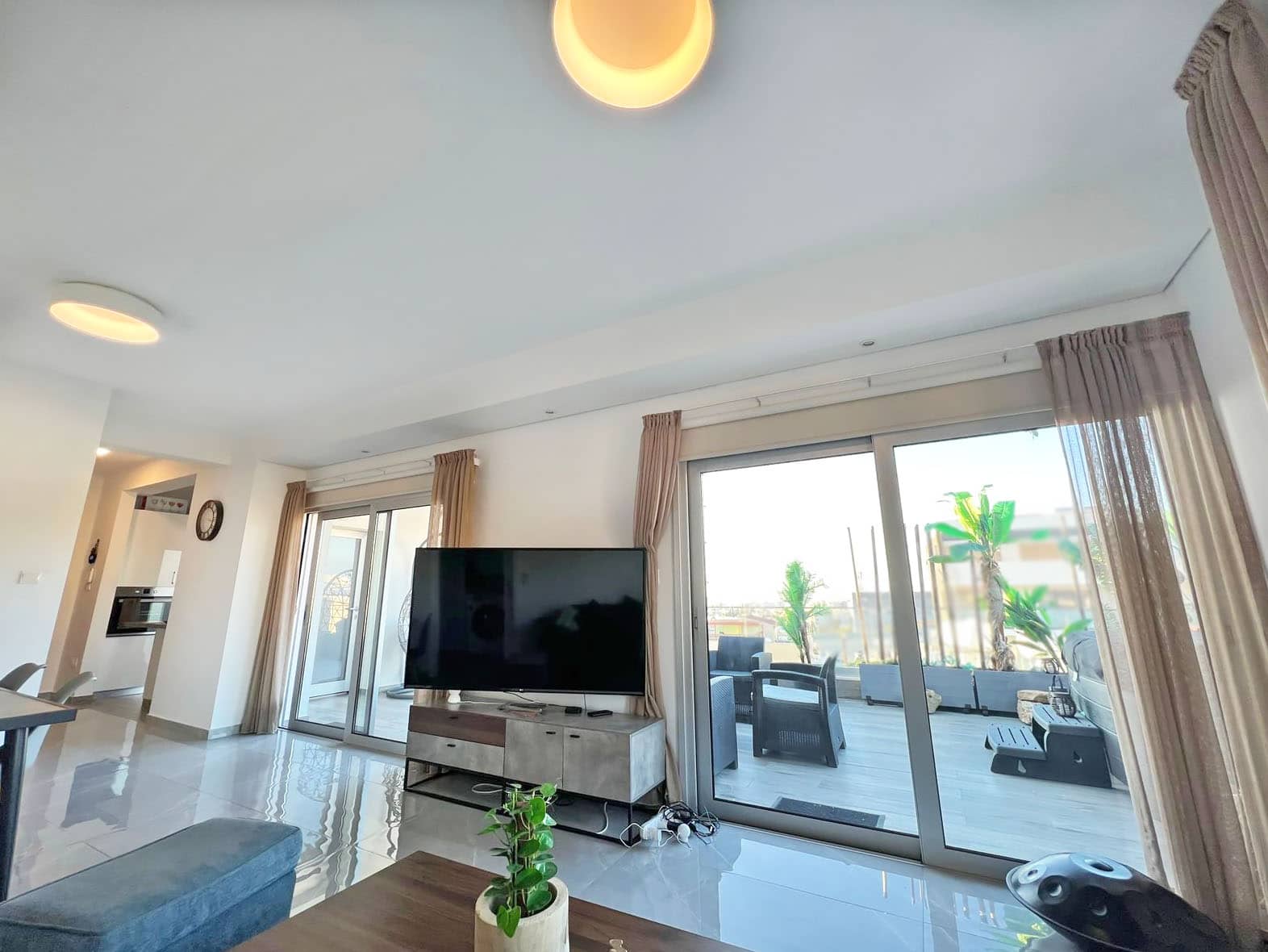2 Bedroom Penthouse in 130 Arch. Makariou Panthea - photo 2