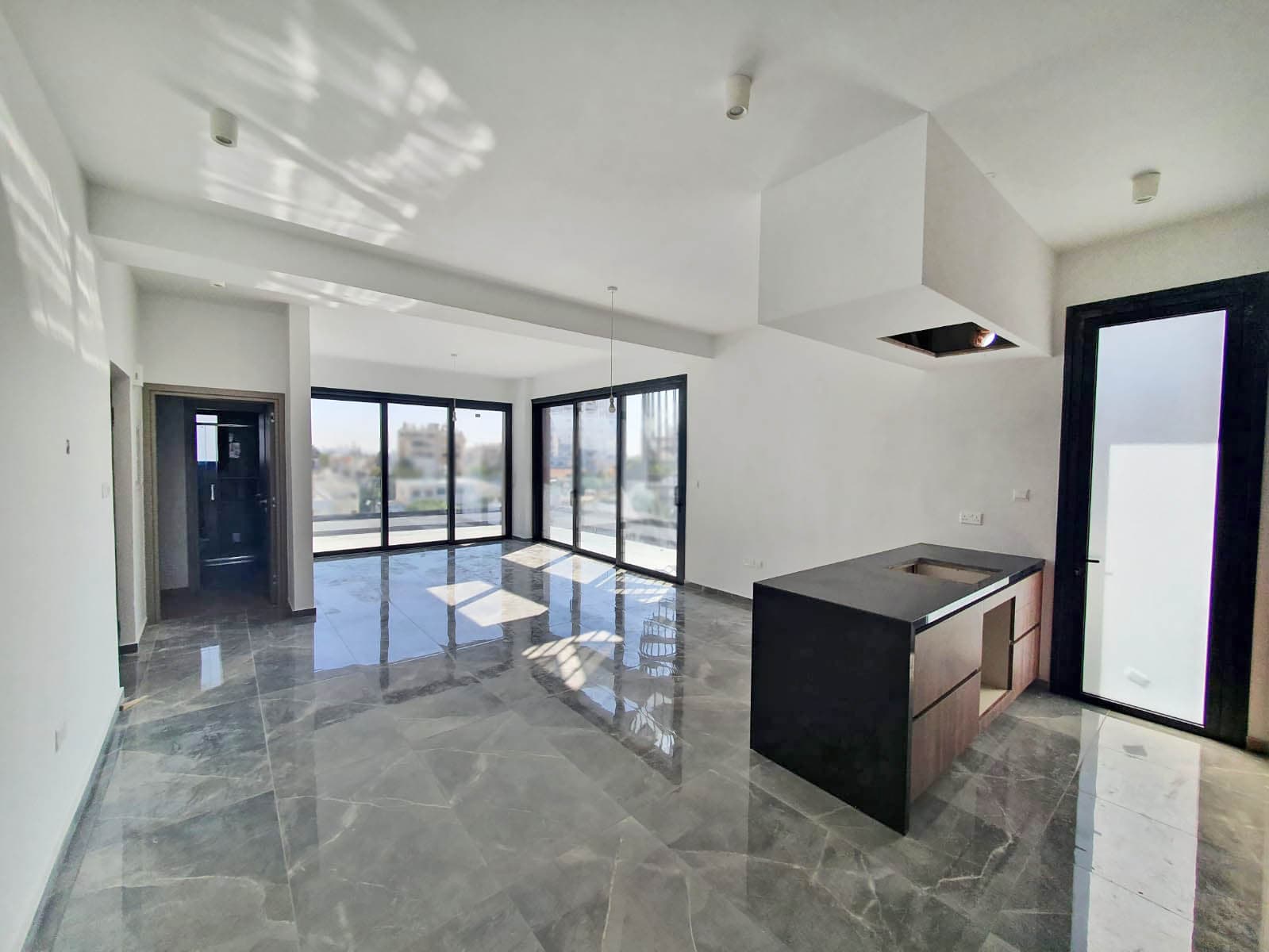 4 Bedroom Penthouse in Georgiou Fassoulioti 13 - photo 1