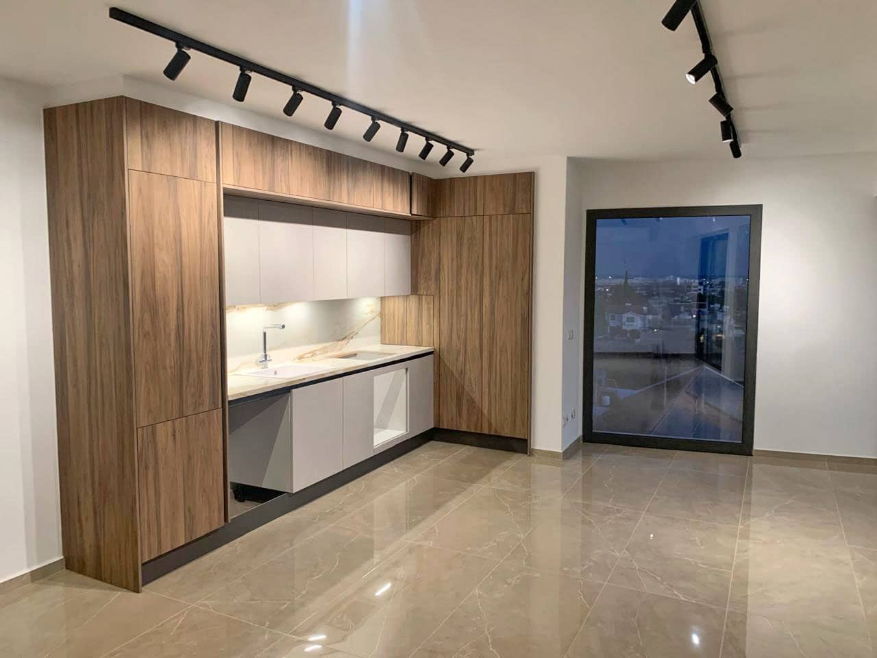 2 Bedroom Apartment in Ekali - photo 1