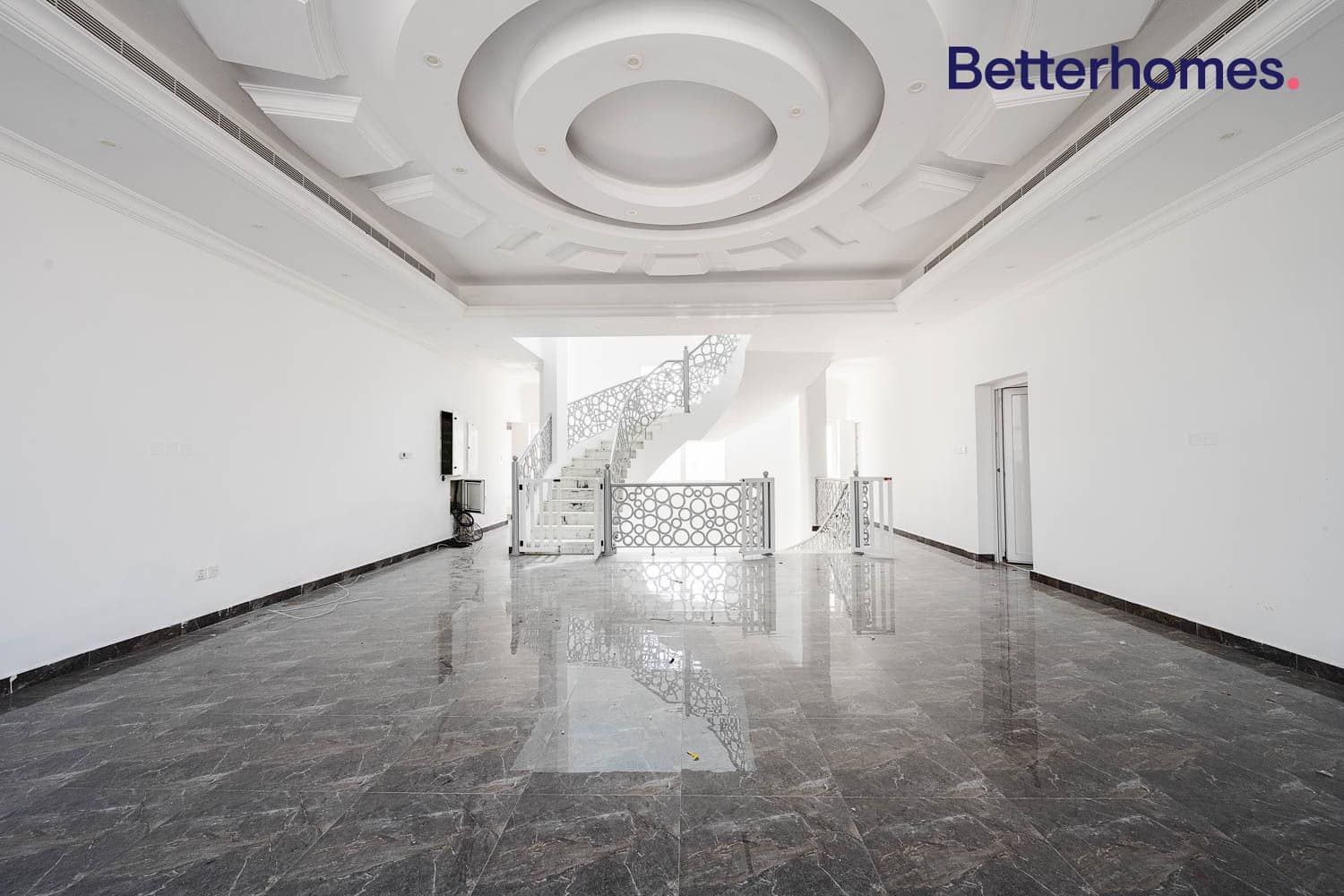 5 Bedroom Villa in Al Khawaneej 1 - photo 2