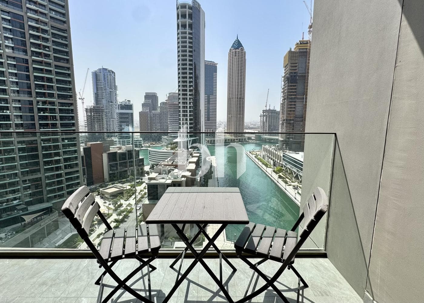 Studio Apartment in Peninsula One