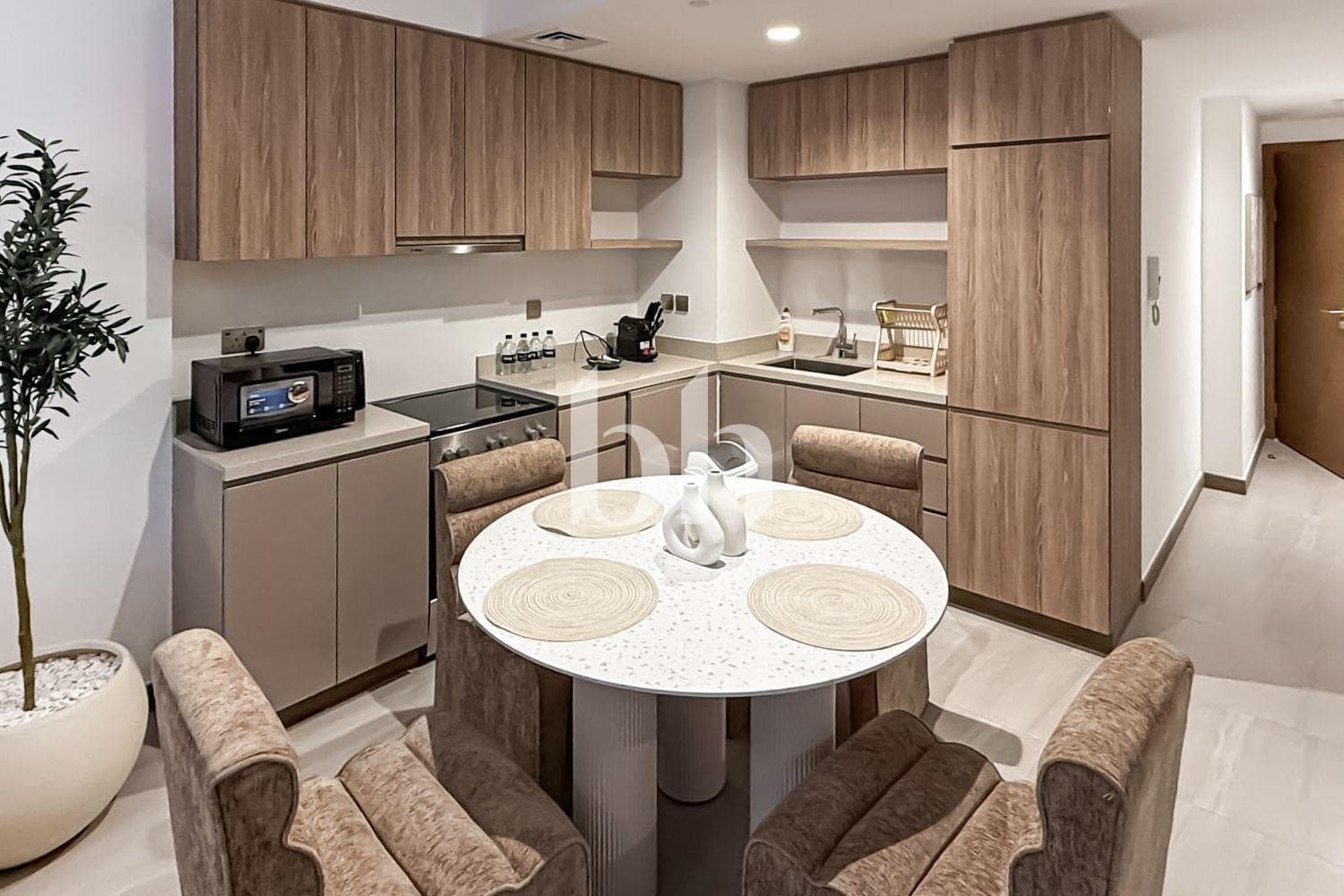 2 Bedroom Apartment in Urban Oasis - photo 2