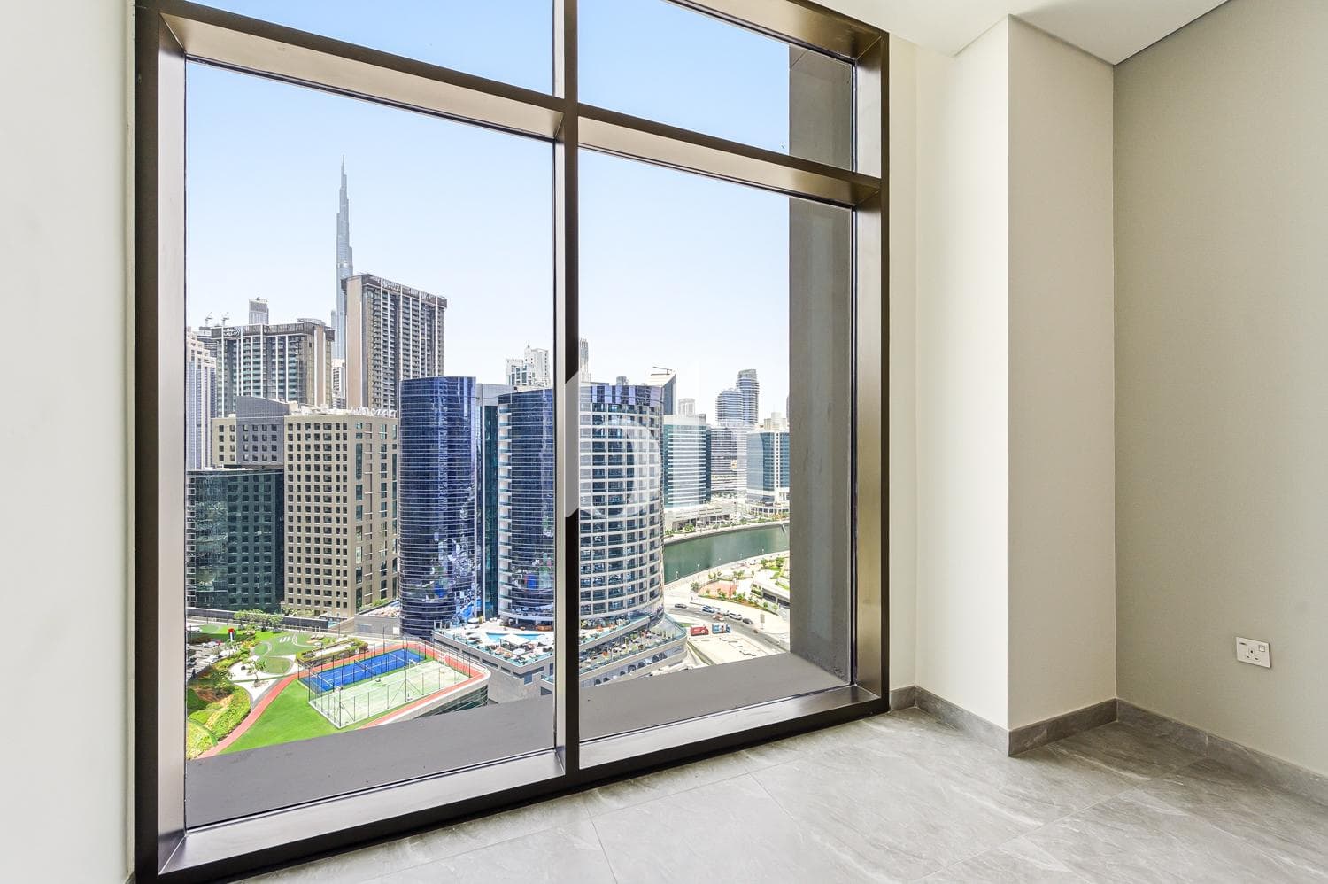 1 Bedroom Apartment in Peninsula Two