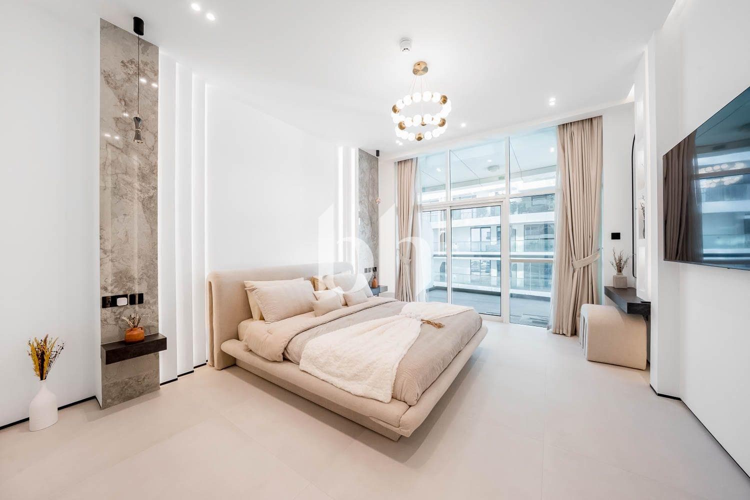 1 Bedroom Apartment in Scala Tower - photo 1