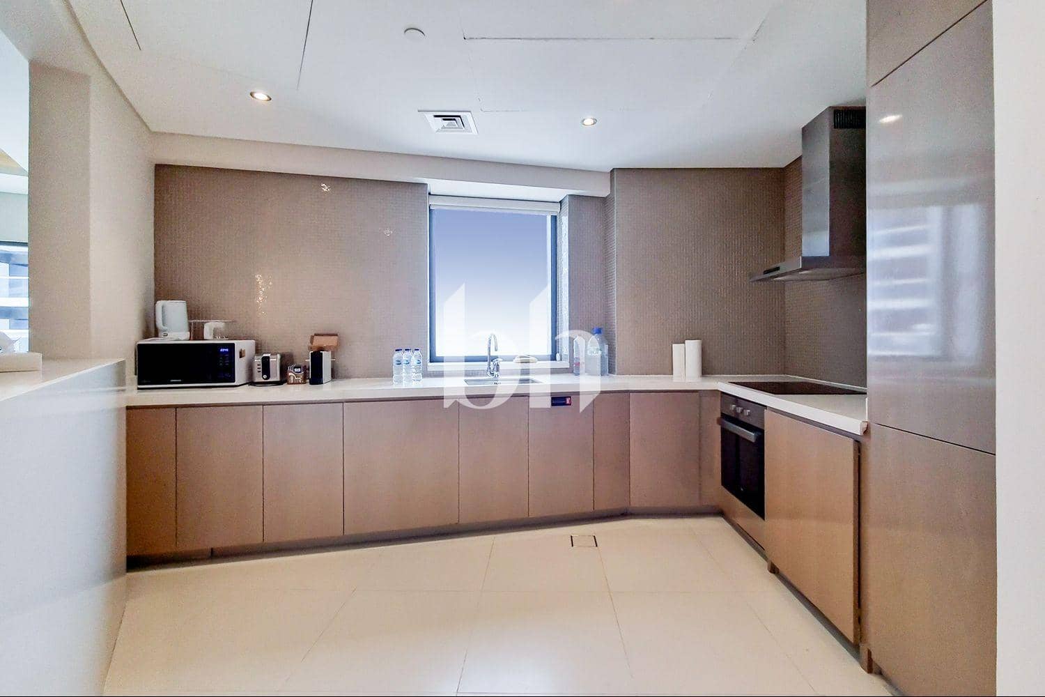 3 Bedroom Apartment in Tower B, DAMAC Towers by Paramount - photo 2