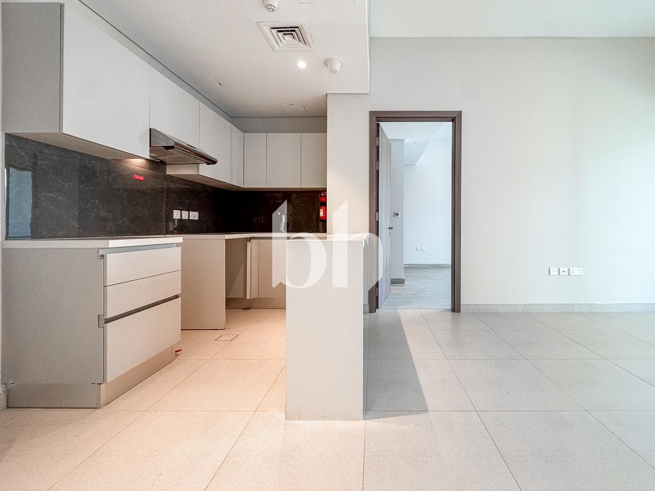 1 Bedroom Apartment in Sol Avenue - photo 1