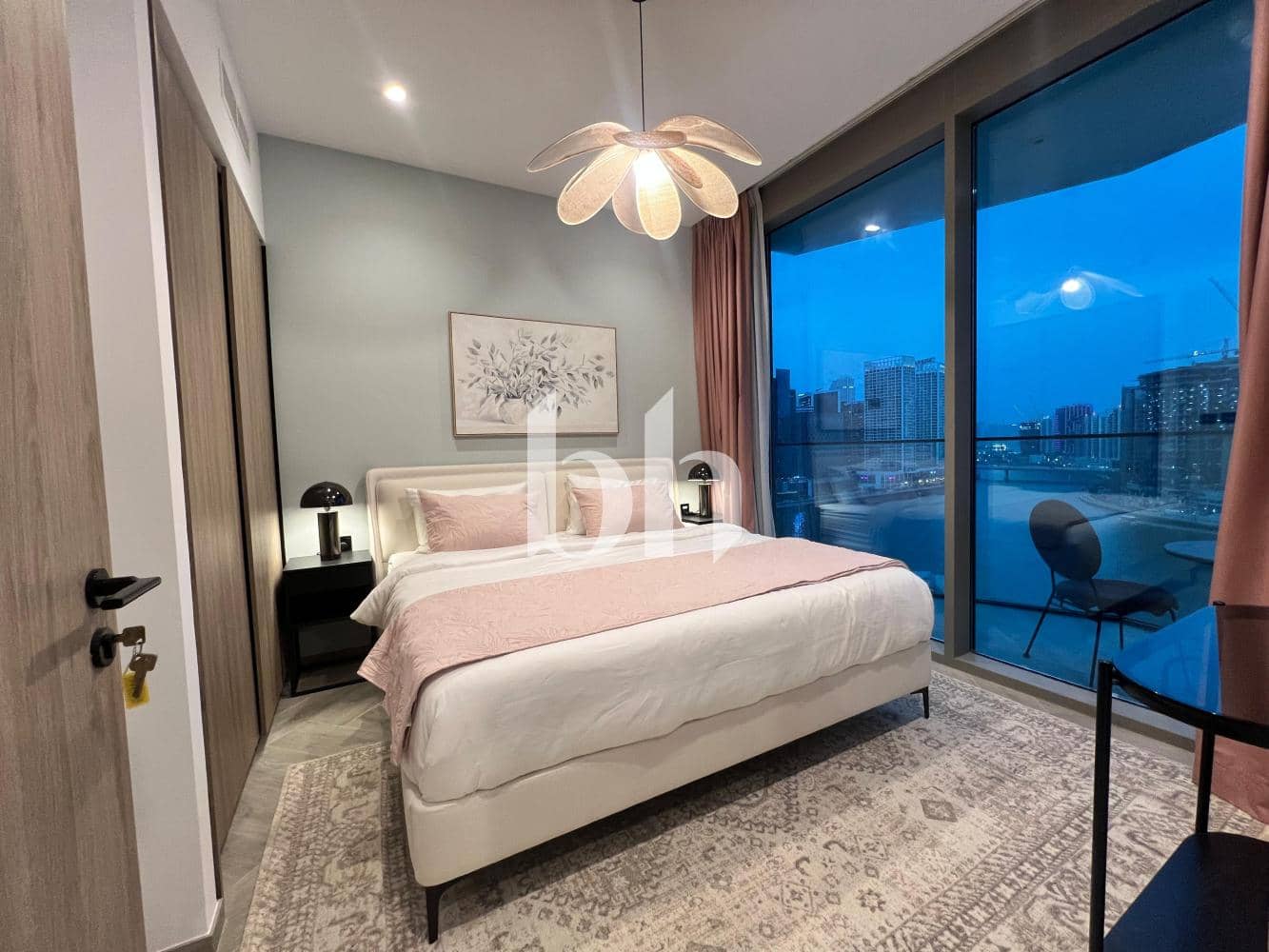 1 Bedroom Apartment in Peninsula Three - photo 2
