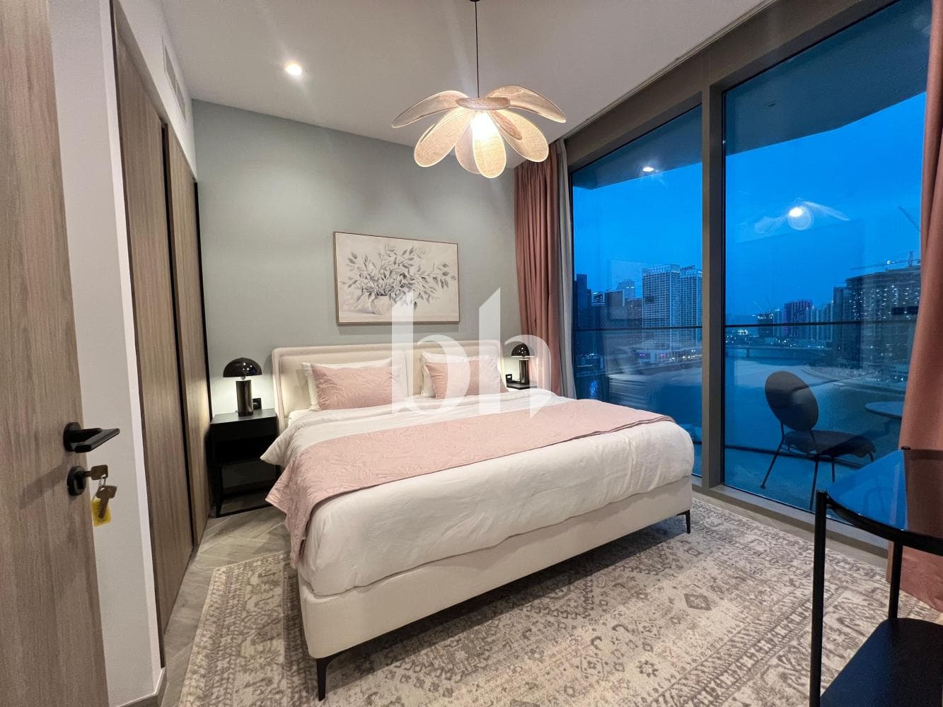 1 Bedroom Apartment in Peninsula Three - photo 2