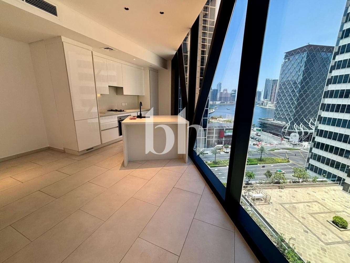 1 Bedroom Apartment in Marquise Square Tower - photo 2