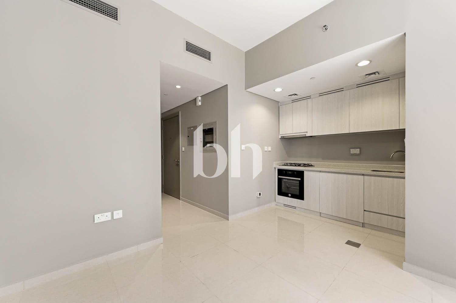 1 Bedroom Apartment in Zada Tower - photo 2