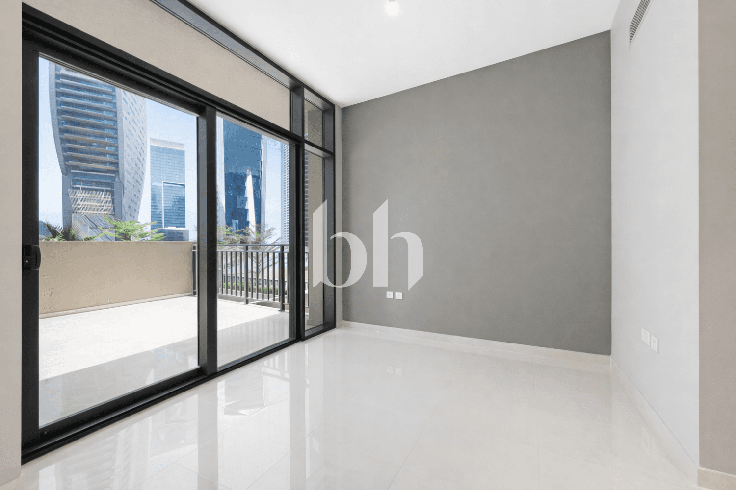 1 Bedroom Apartment in Zada Tower - photo 1