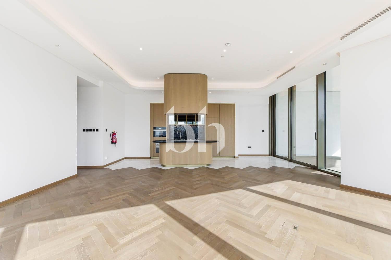 2 Bedroom Apartment in Jumeirah Living Business Bay - photo 2